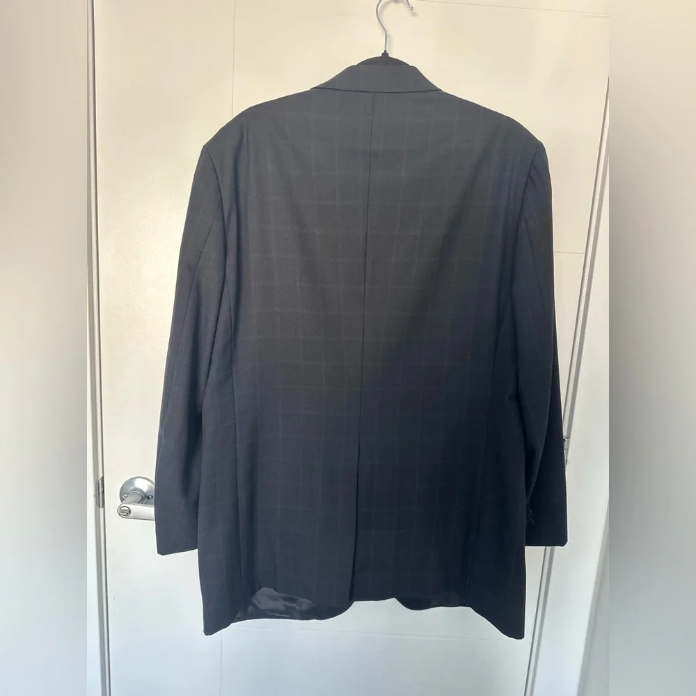 Dolce & Gabbana 100% Virgin Wool Designer Suit | Subtle Checkered Pattern - Picture 7 of 17